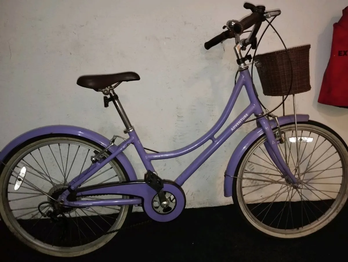 Girls 24inch bike - Image 1