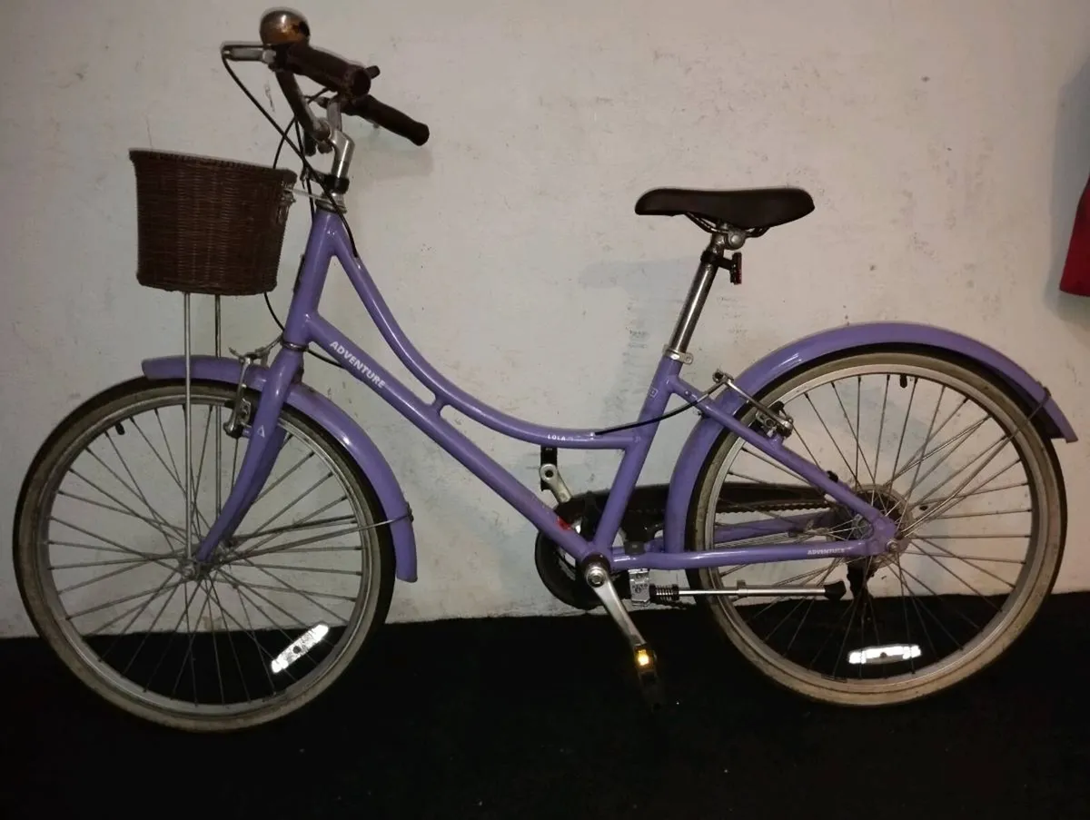 Girls 24inch bike - Image 2