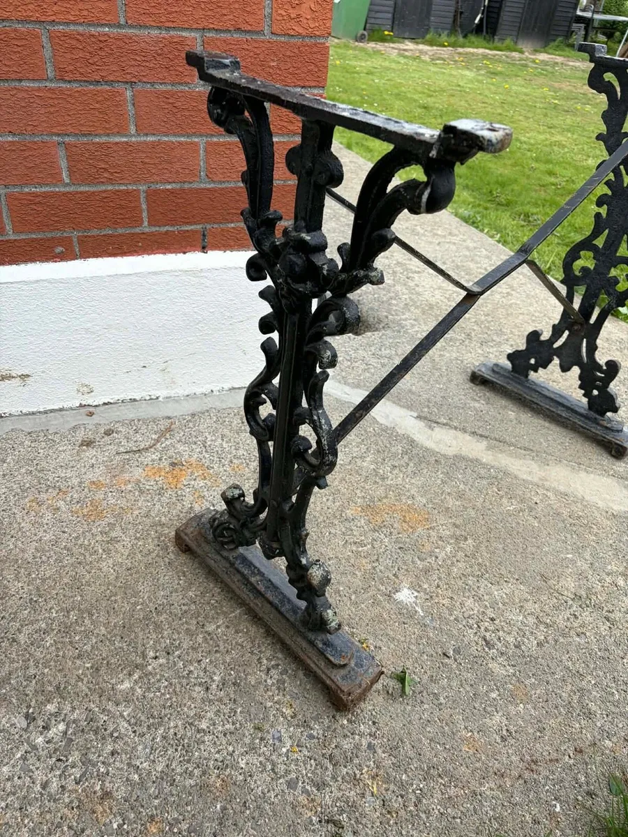 Cast iron garden table base - Image 3