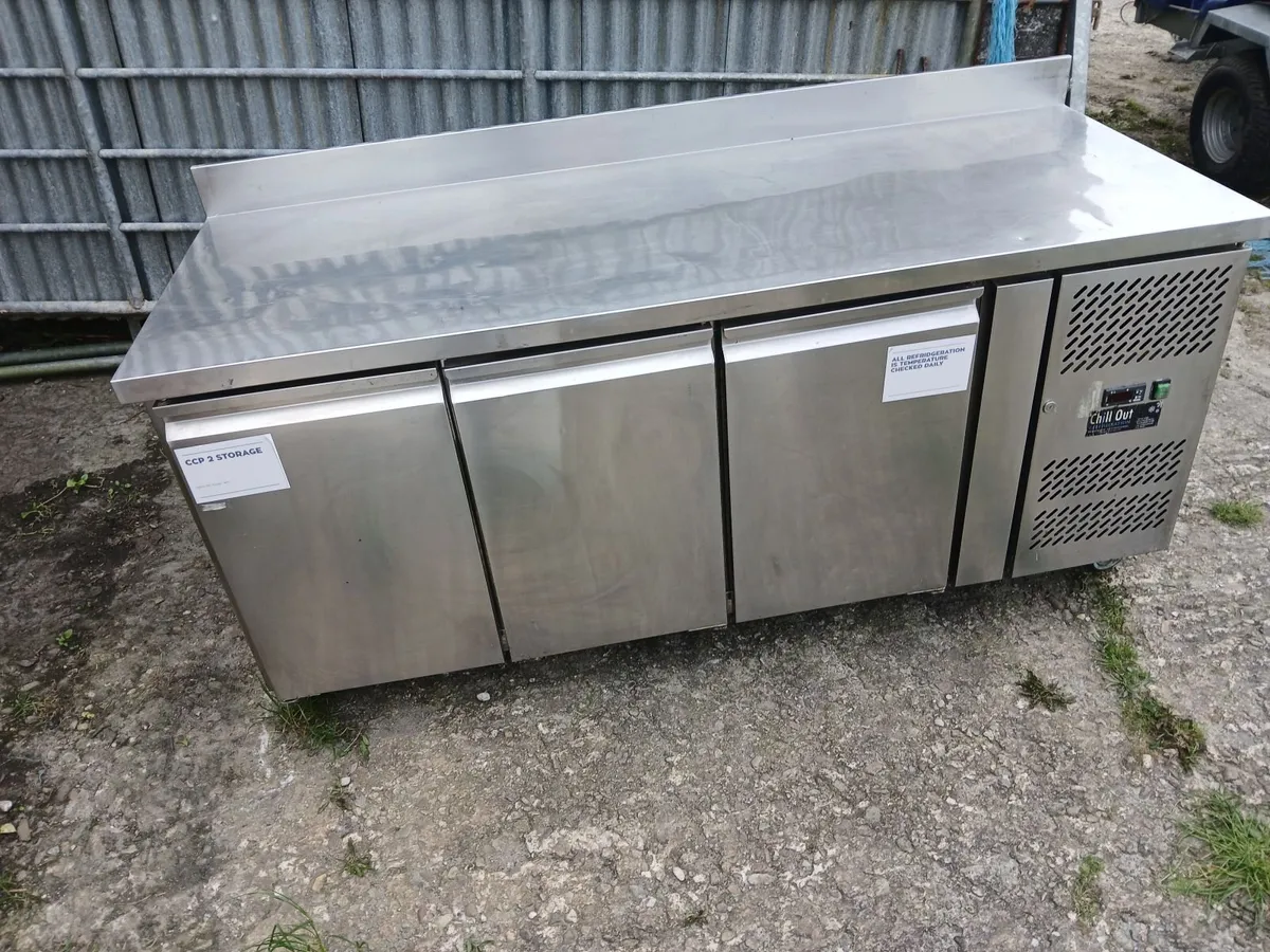 Staneless steel work cabbinet on wheels - Image 2