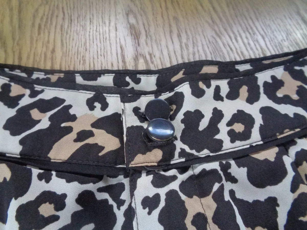 H&M Ladies Shorts for Sale - Image 2