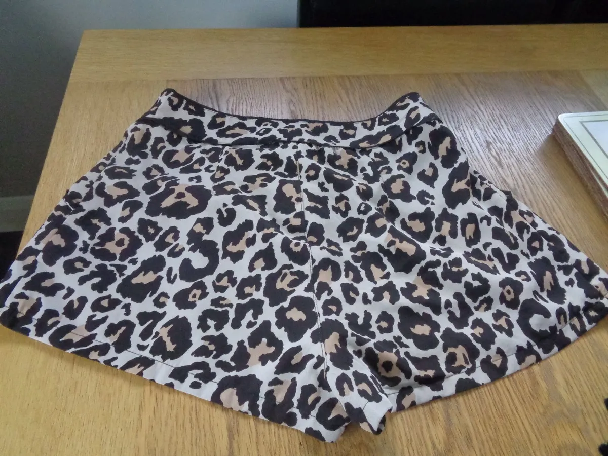H&M Ladies Shorts for Sale - Image 3