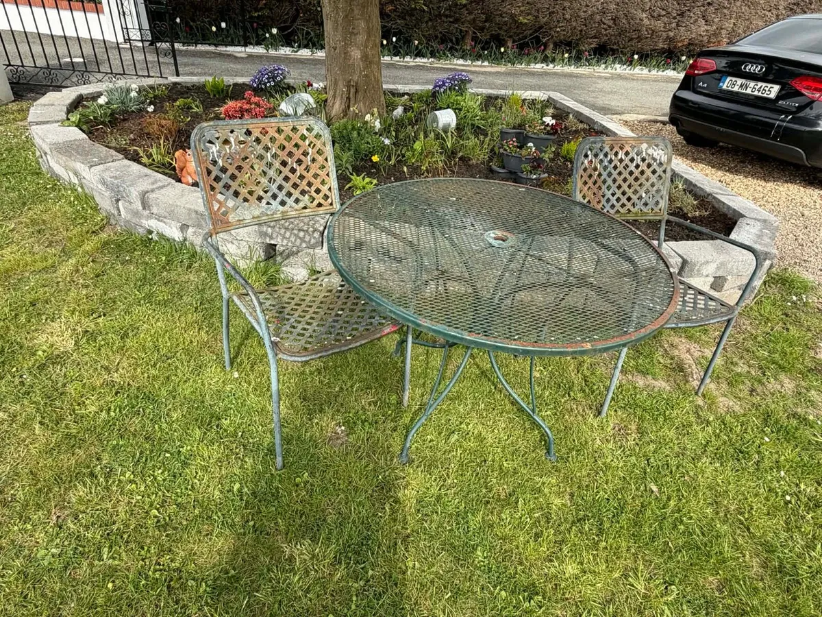 Garden table + chairs - Image 2