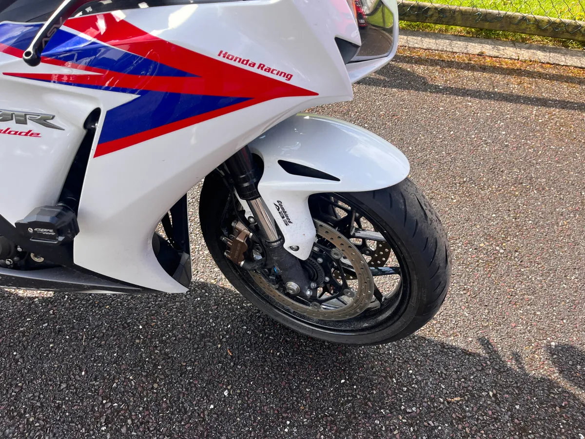 2012 Honda CBR 1000 RR Fireblade - Image 2