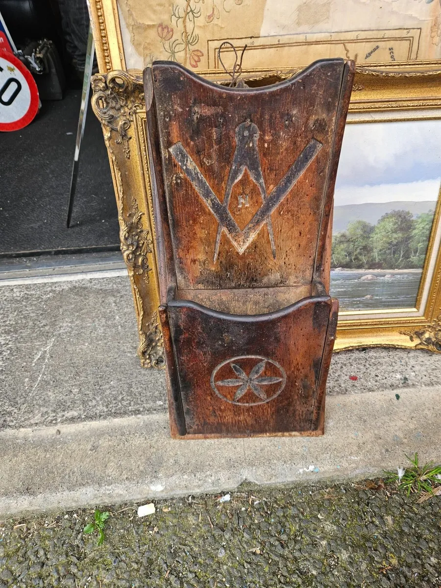 Vintage Freemasons Wall Bracket Shelf - Image 1