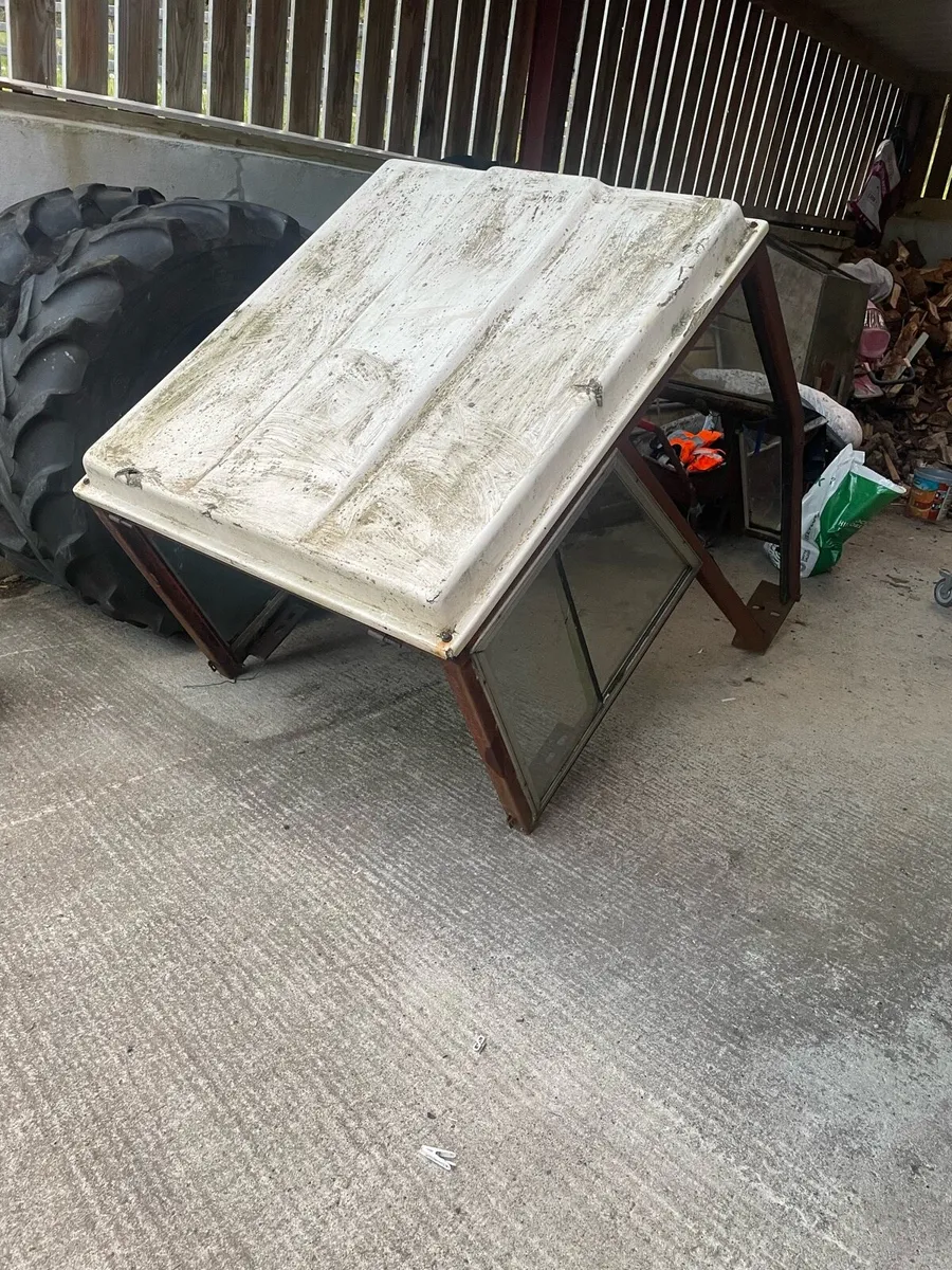Tractor cab for mf 135 or similar - Image 2