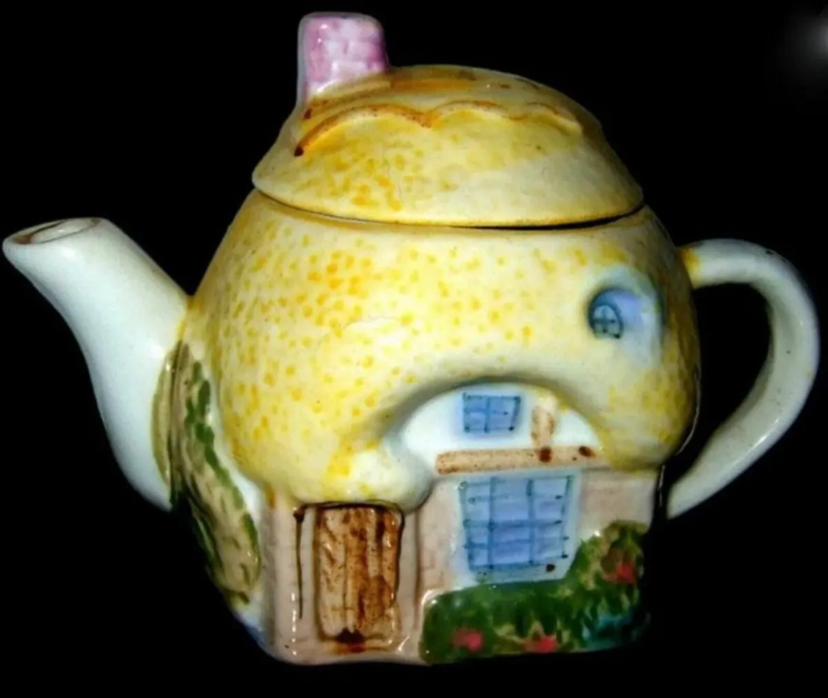 "The Cottages" Vintage Teapot Collection - Image 2