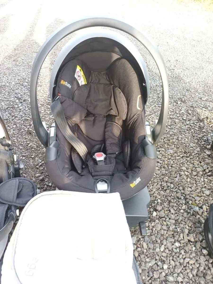 kids pushchair+cot+ high hair - Image 2