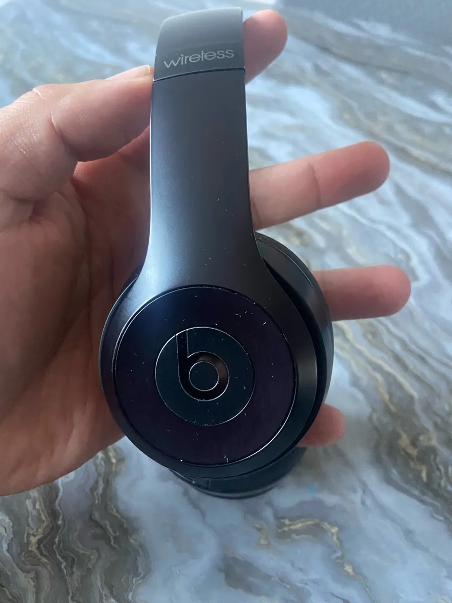Beats by Dre solo 3 on ear head phones - Image 2