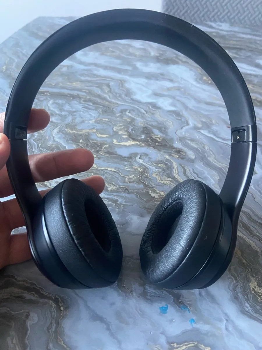 Beats by Dre solo 3 on ear head phones - Image 3