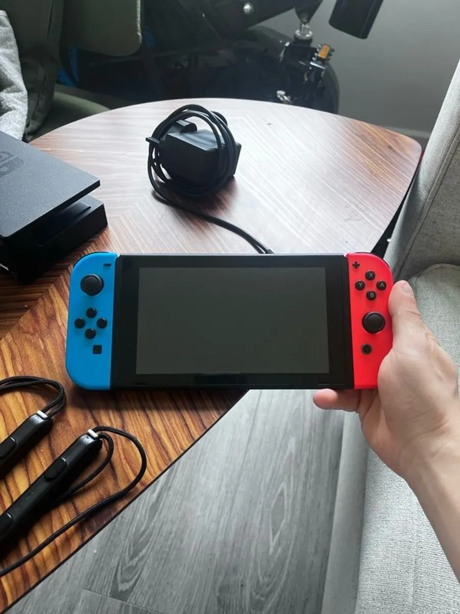 Nintendo Switch + Game - Image 2