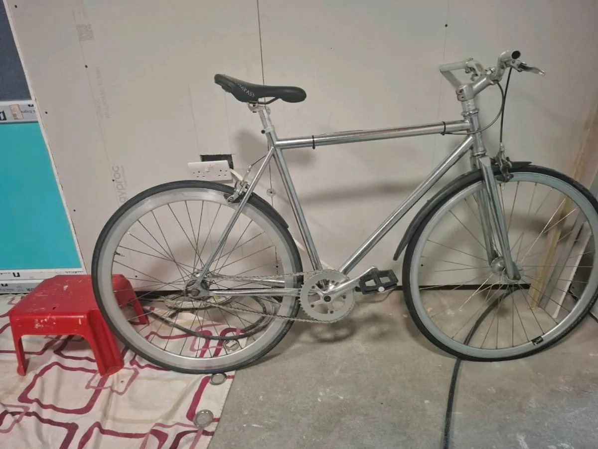 Vintage race bike - Image 2