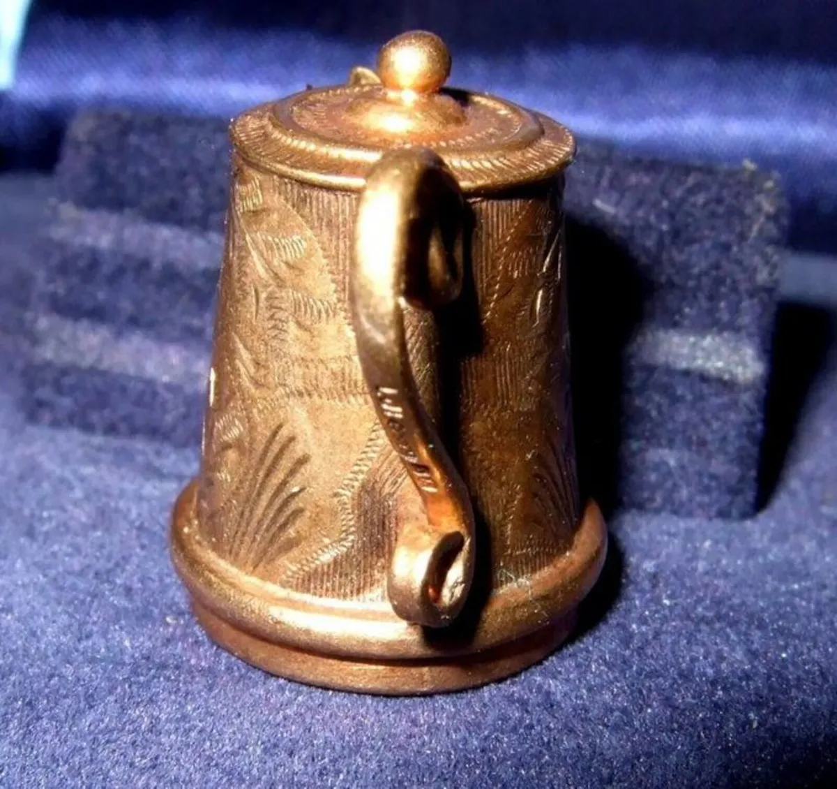 Vintage 9ct Gold 'Coffee Pot' Bracelet Charm - Image 2