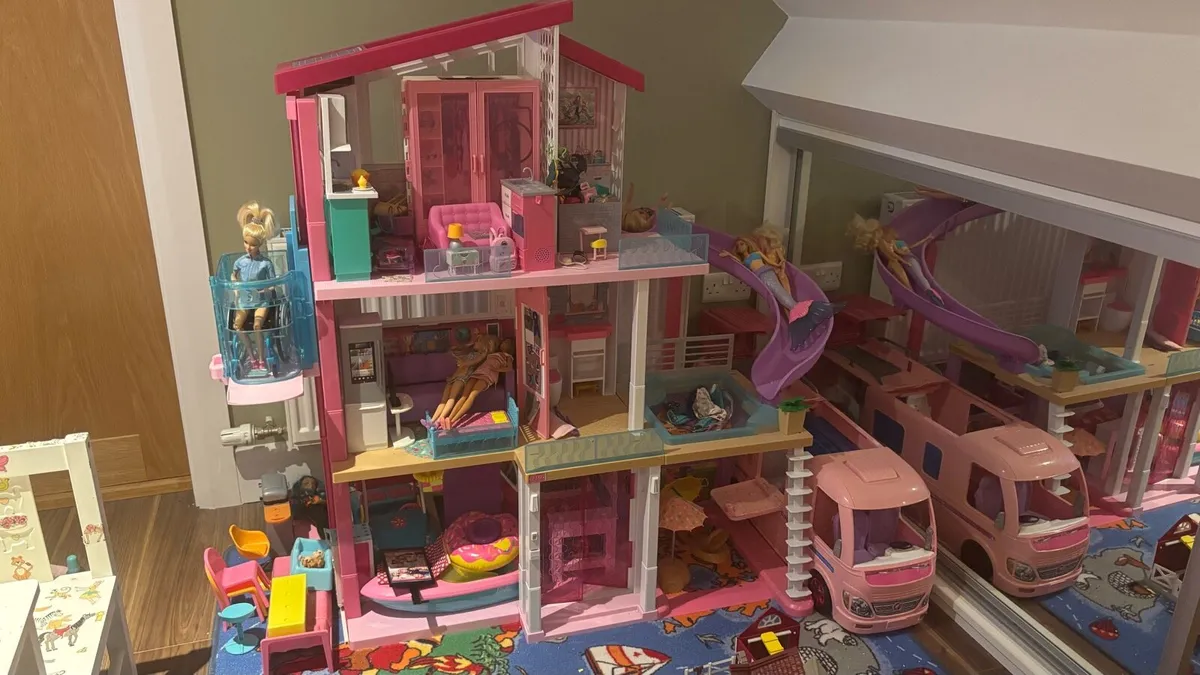 Barbie dreamhouse