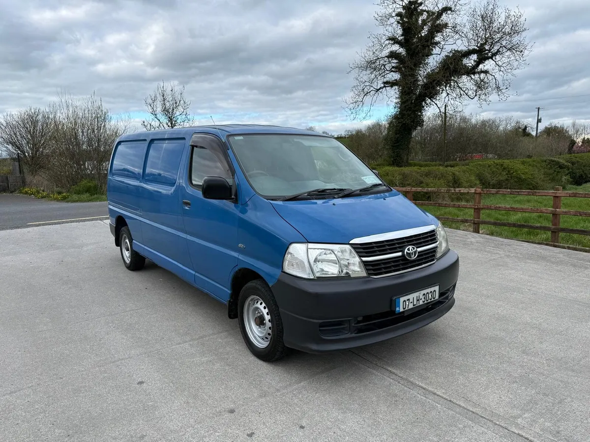 2007 toyota hiace, tested until 03/2027,,,5300 - Image 1