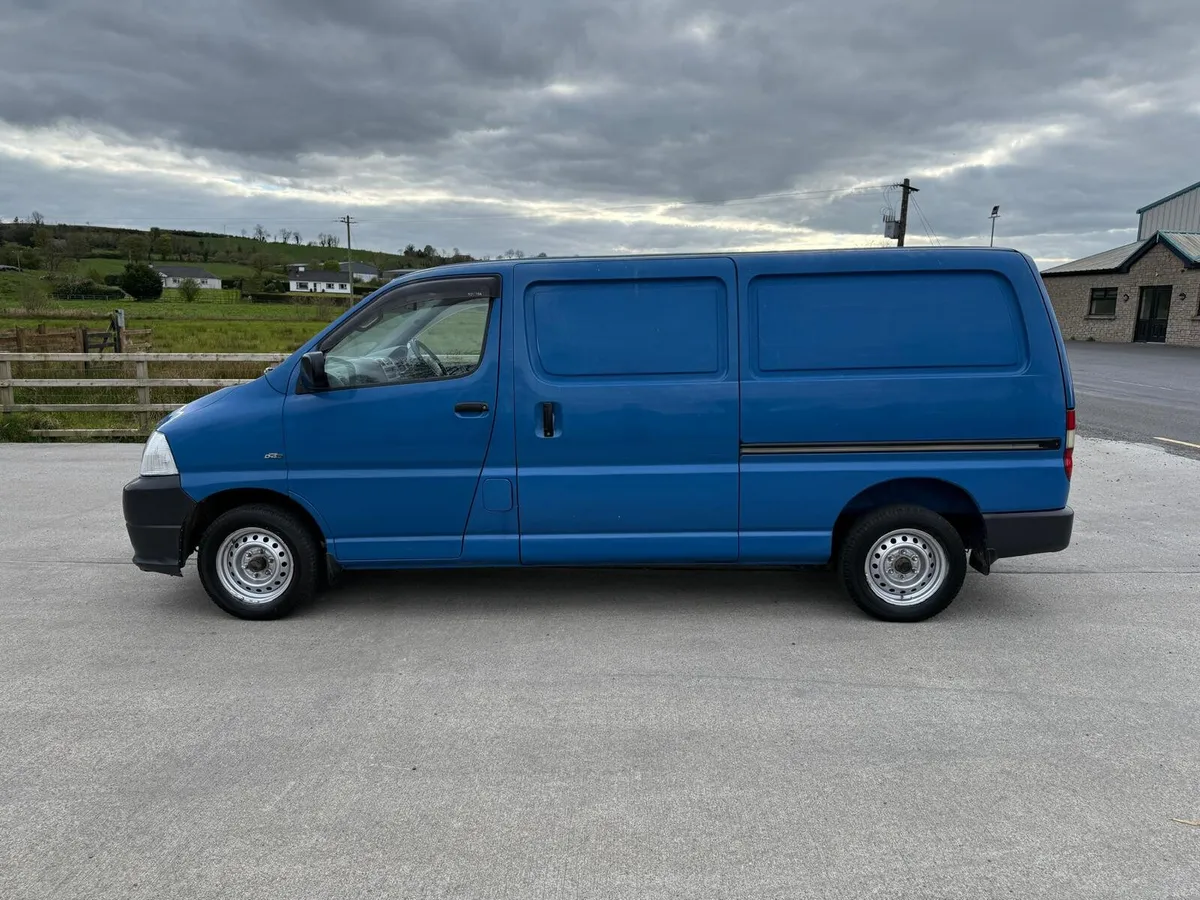 2007 toyota hiace, tested until 03/2027,,,5300 - Image 4