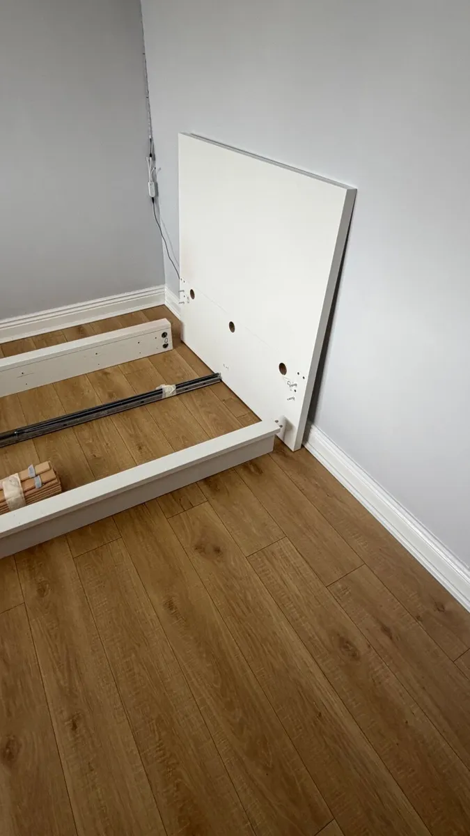 White Single Bed - Excellent Condition - Image 3