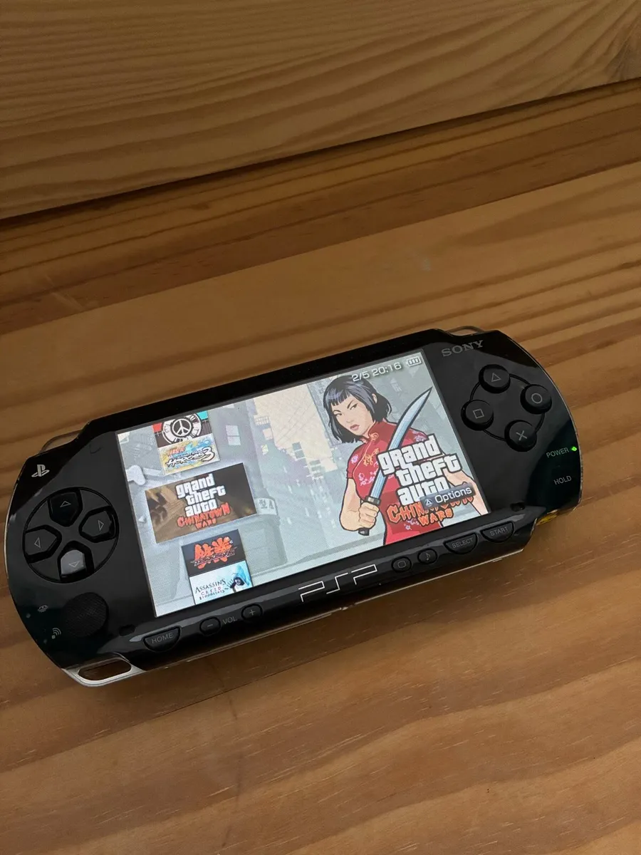 Sony PSP 1000 Modded - 30+ Games | 64Gb + Charger - Image 3