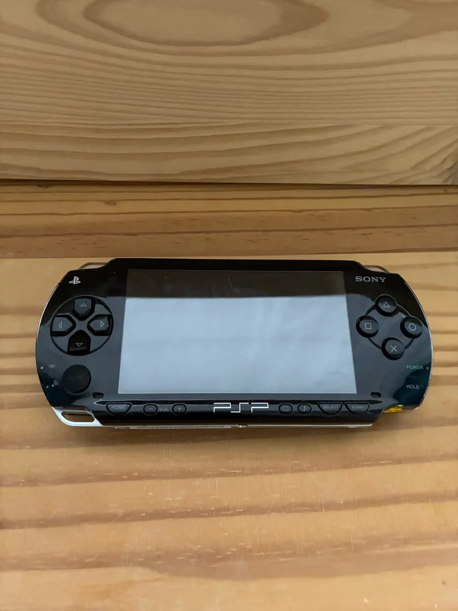 Sony PSP 1000 Modded - 30+ Games | 64Gb + Charger - Image 2