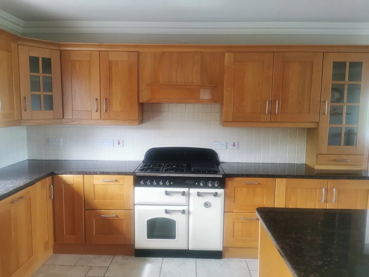 Solid oak shaker style kitchen and island - Image 2