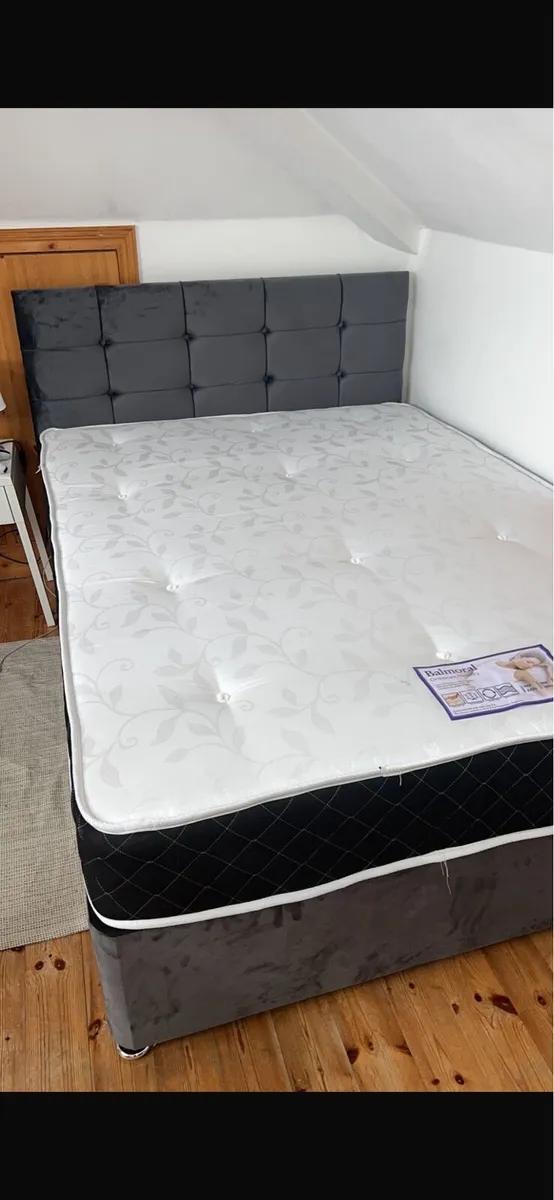 Double divan bed