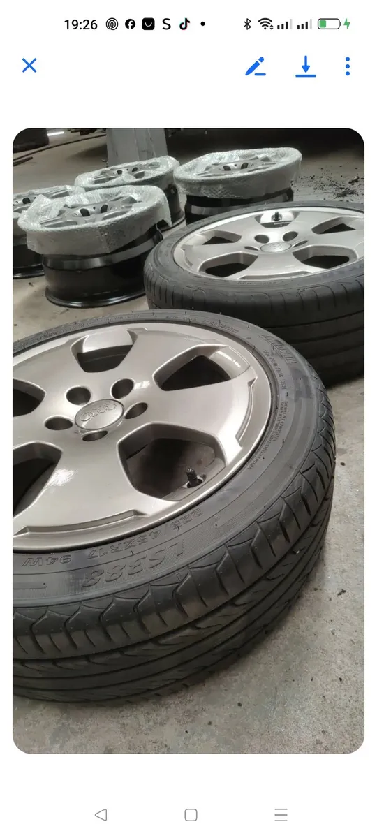VAG 17' and 16' ALLOYS AND VERY GOOD TYRES - Image 1