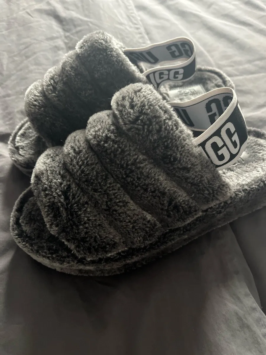 Ladies Slippers - Image 1