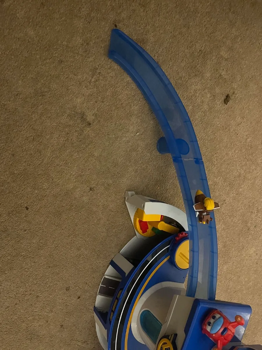 Super Wings Mission Teams World Airport Playset - Image 3