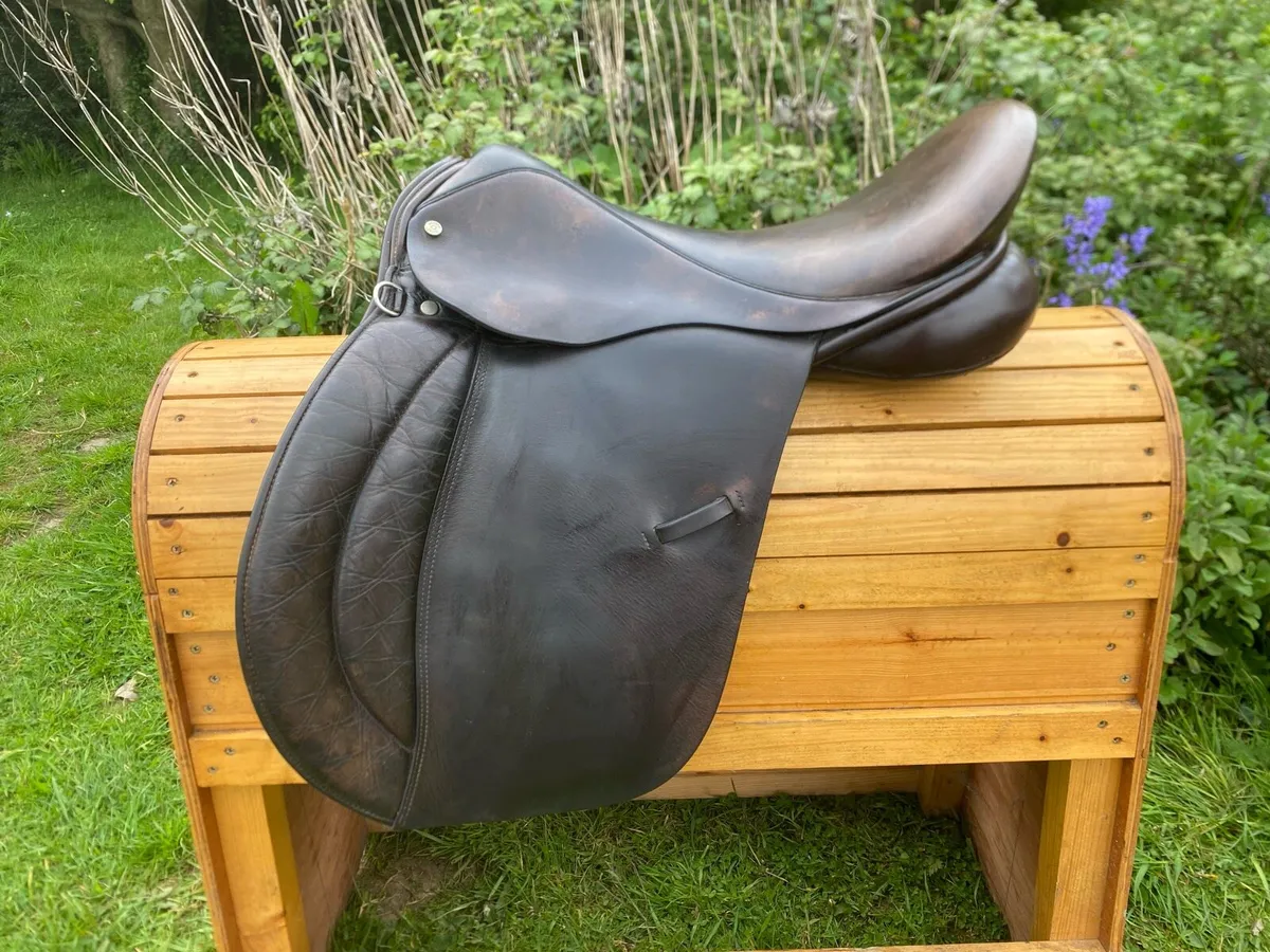 18” meadow creek brown Leather saddle - Image 2