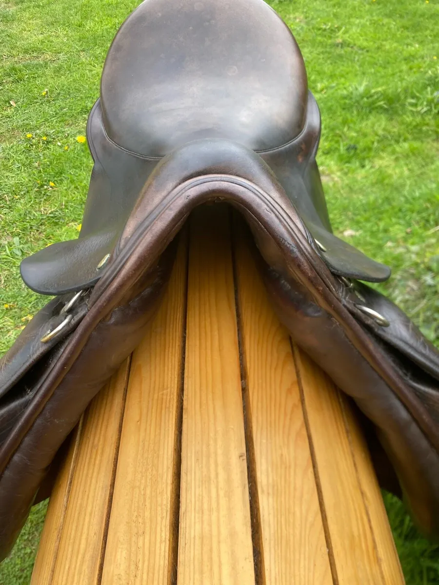 18” meadow creek brown Leather saddle - Image 3
