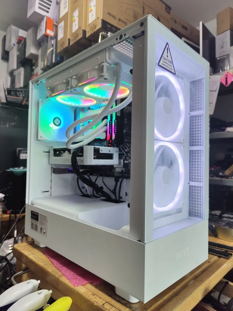 High Performance White Gaming PC  i7/64GB RAM/Rade - Image 2