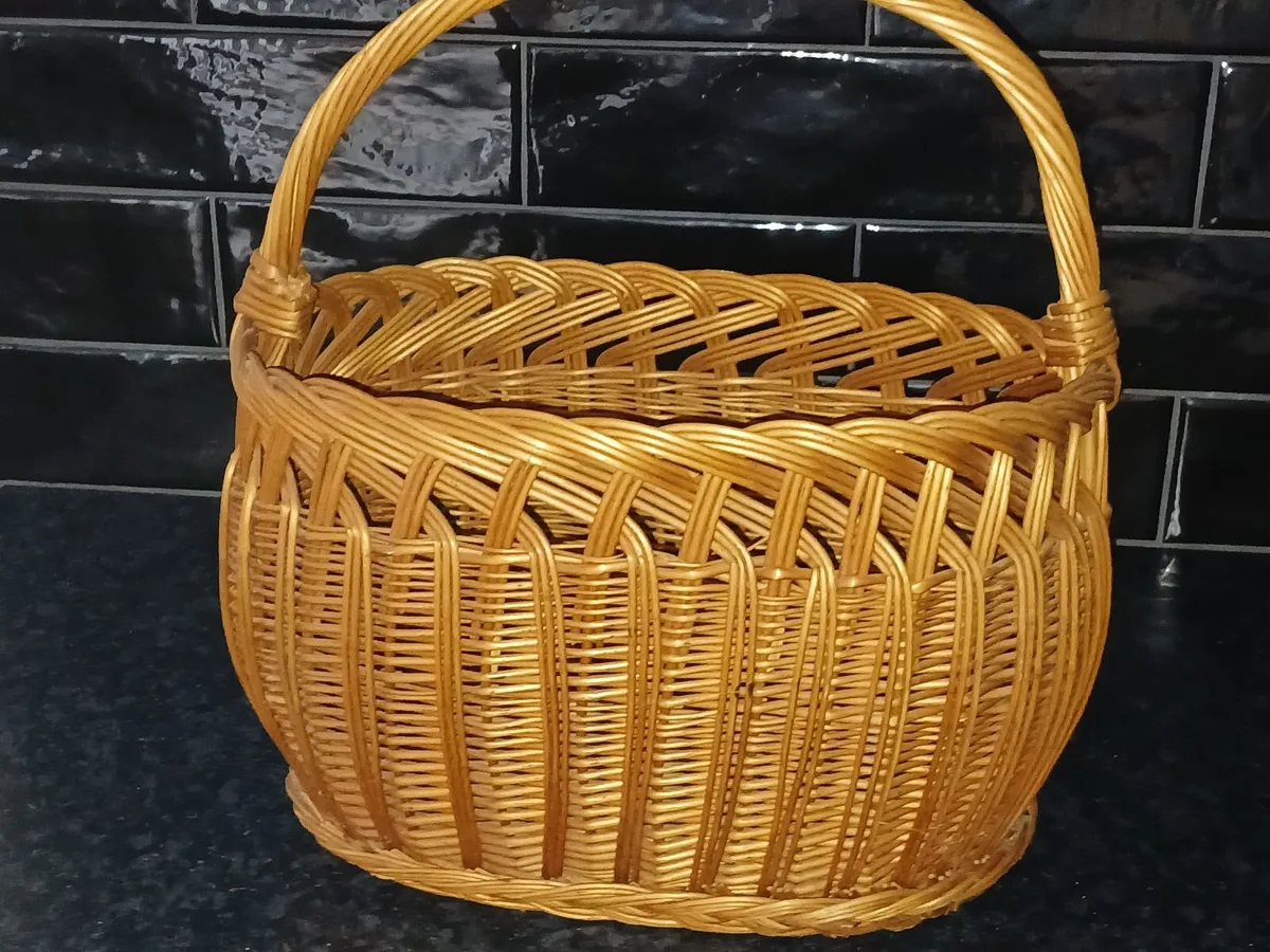 1930's wicker basket - Image 2