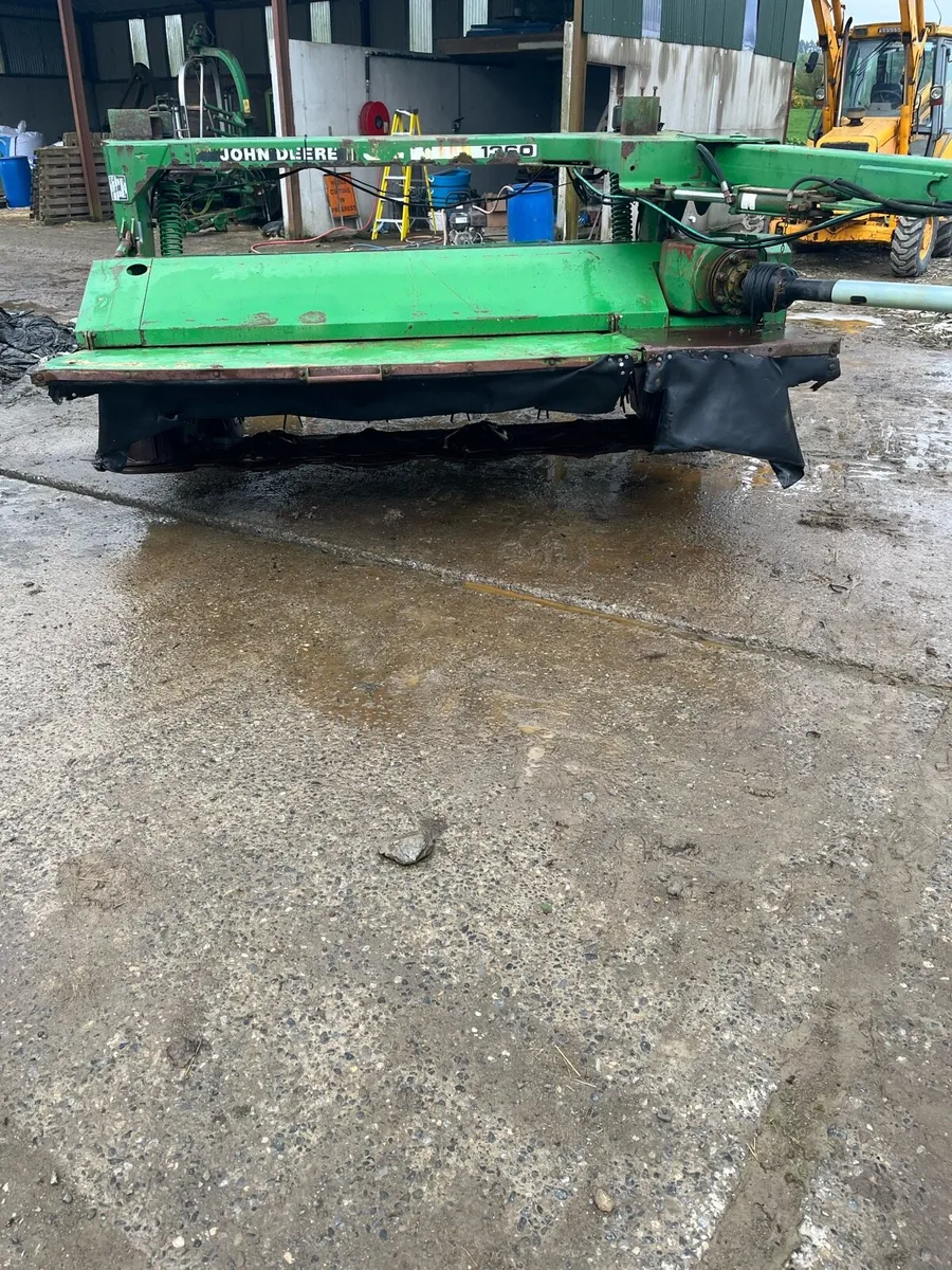John Deere 1360 mower & Kuhn 300 haybob - Image 1