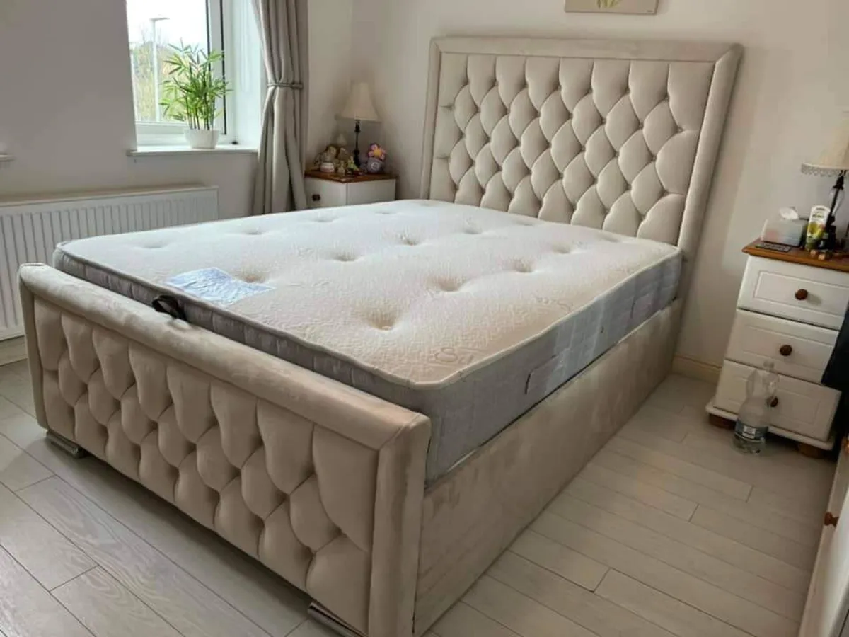 Hilton Chesterfield Bed Frame With Mattress Opt - Image 1