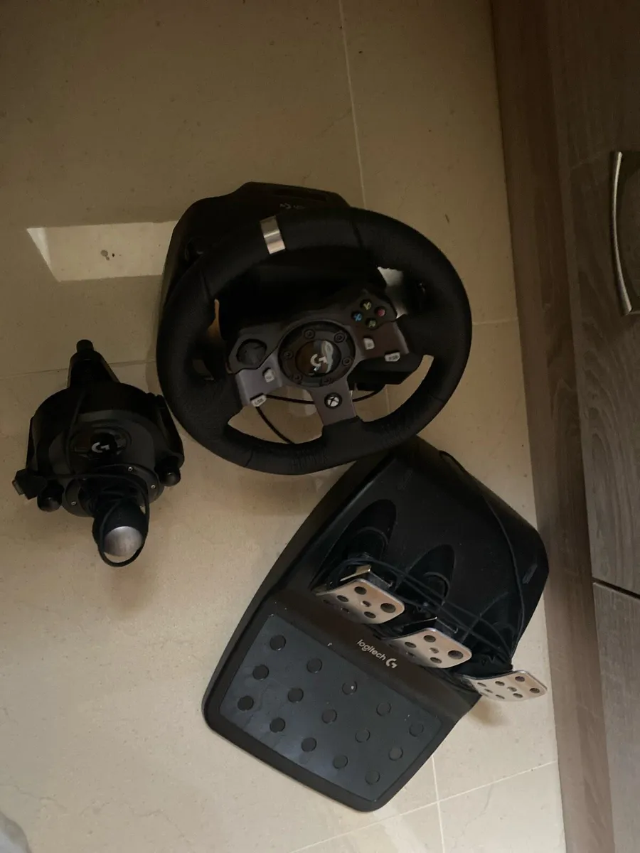 Logitech driving kit - Image 3