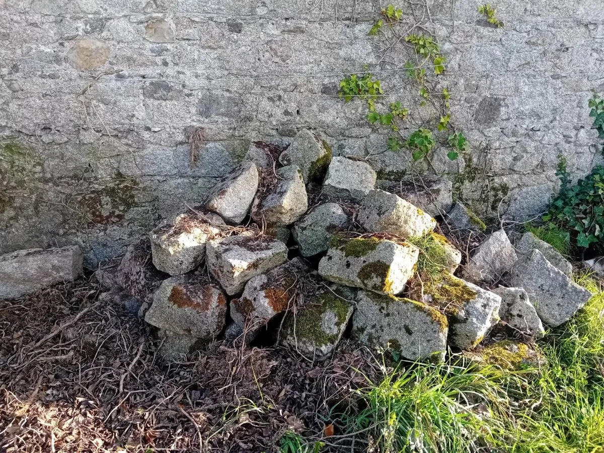 Granite for (wall/flower bed) stones - Image 2