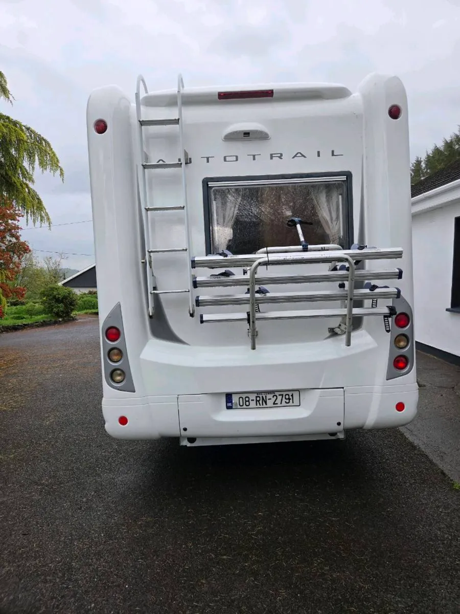 Camper - Image 2