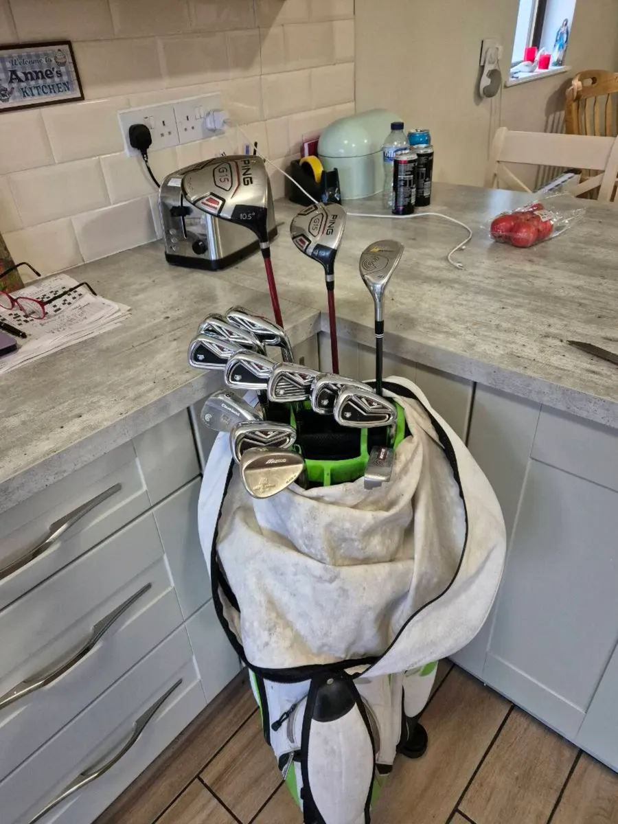 Nice Golf Set - Image 1