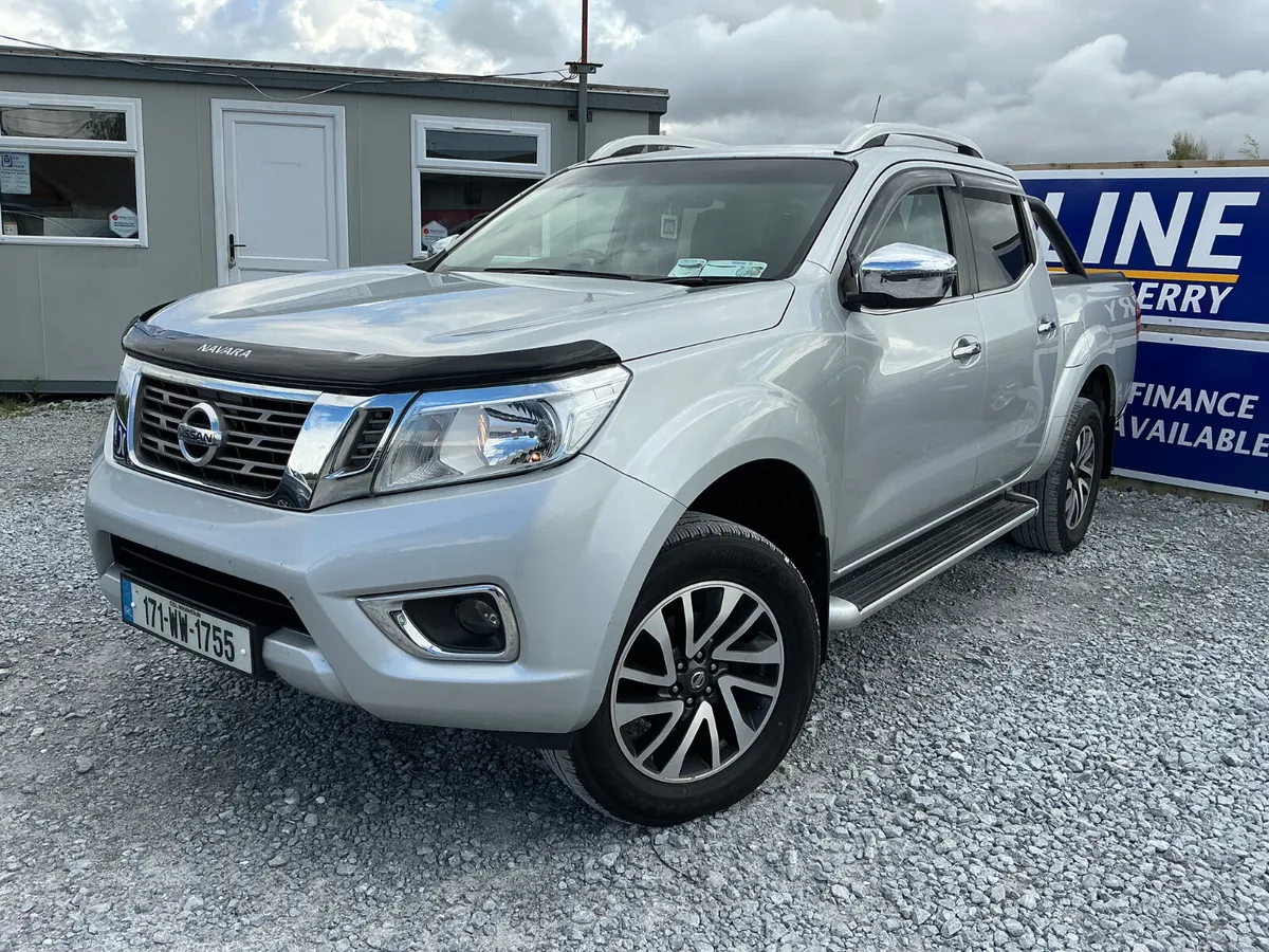 2017 NISSAN NAVARA CREW CAB 4X4 SPOTLESS - Image 2