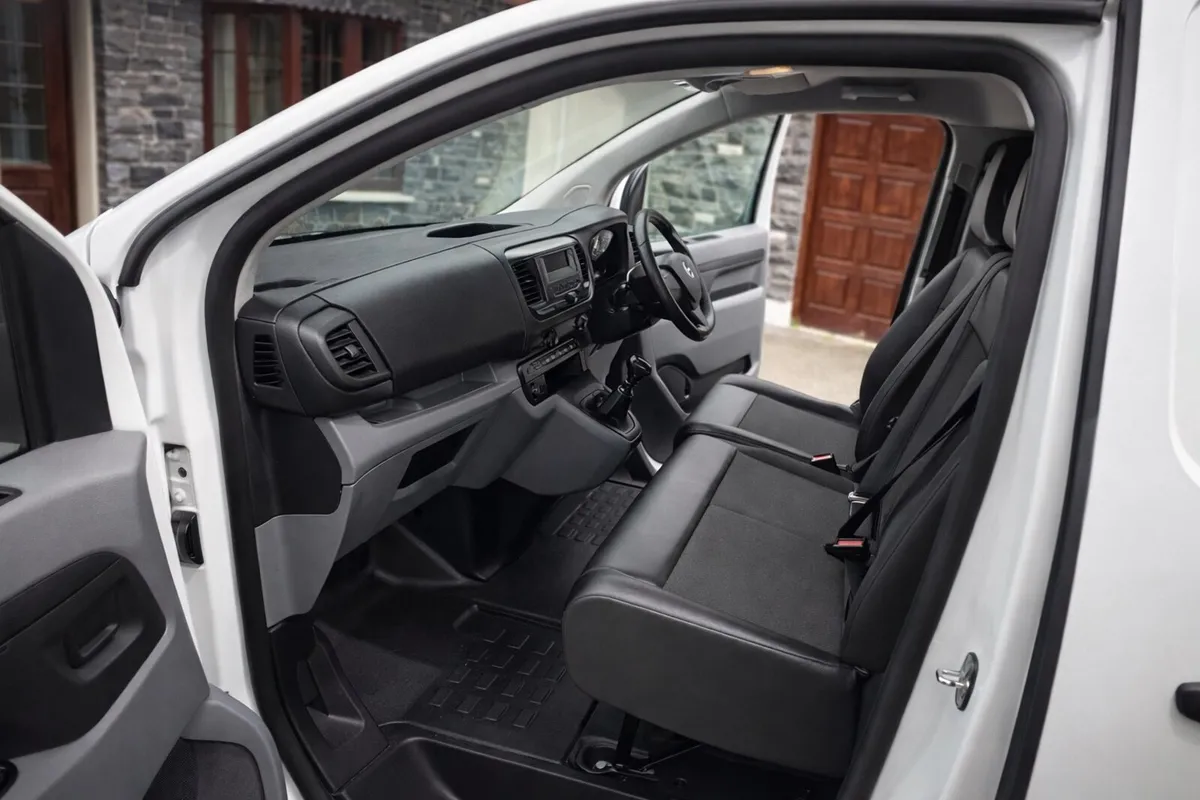 Opel Vivaro 2021 - Image 3