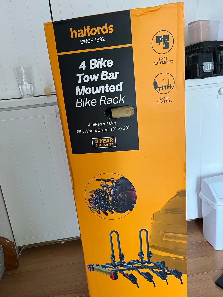 New unused 4 Bike tow bar mounted bike rack