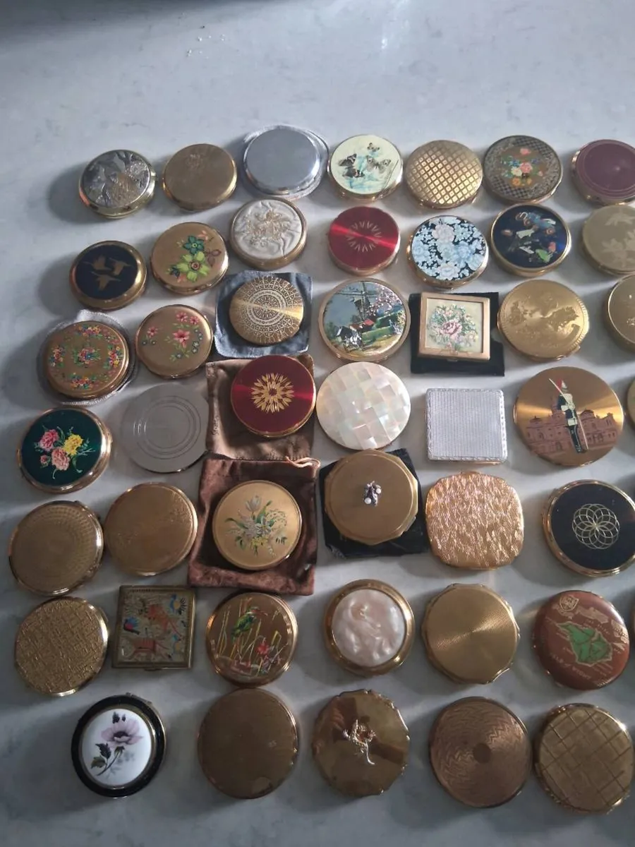 Vintage powder compacts - Image 1