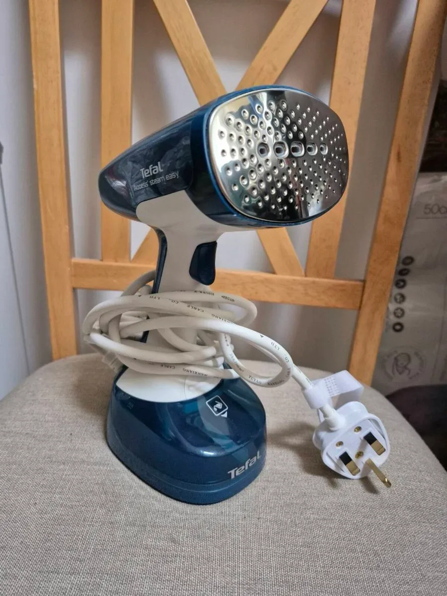 Clothes steamer - Image 4