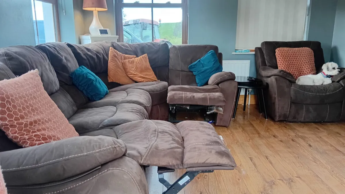 Sofa corner and recliner armchair - Image 2