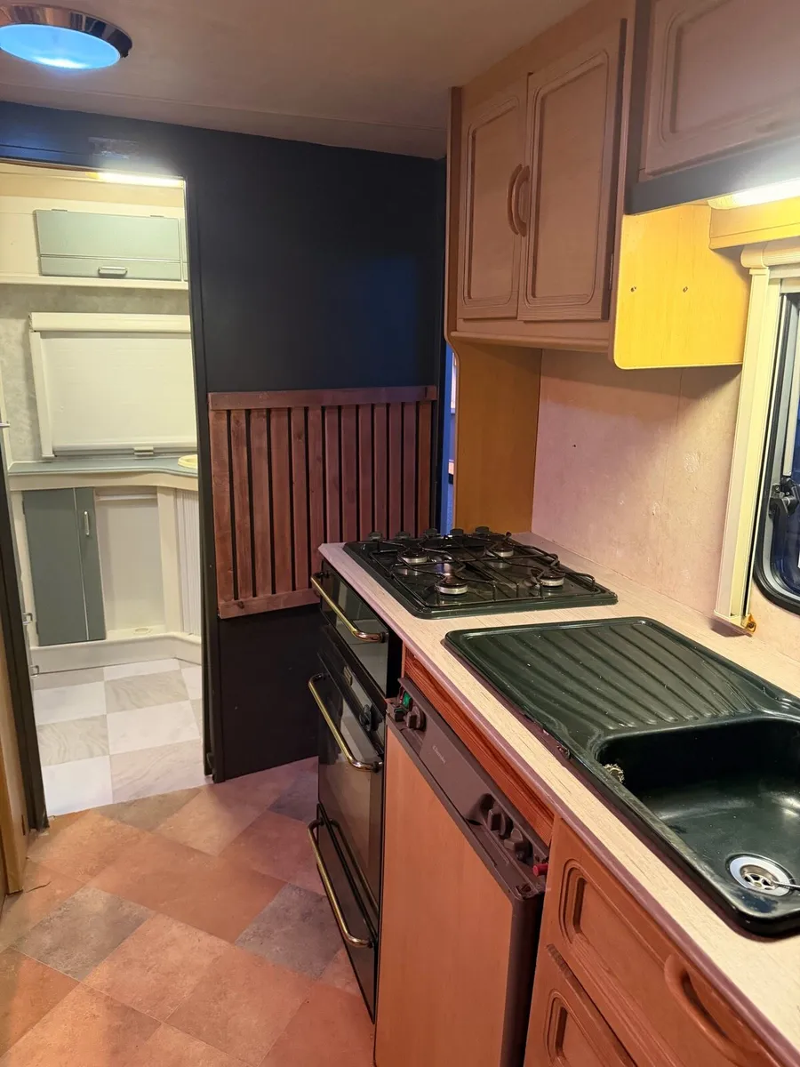 Swift accord 4 berth caravan - Image 3