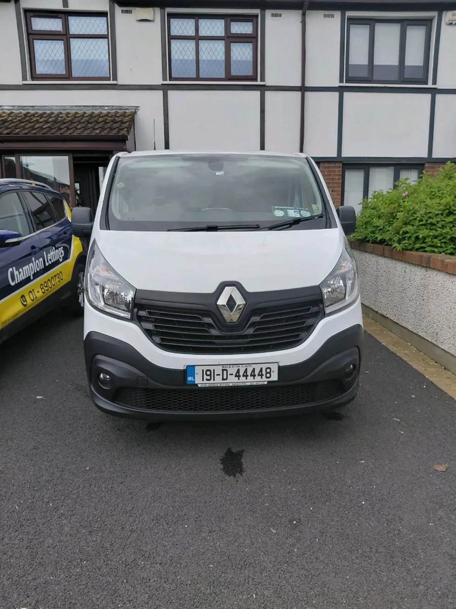 2019 Renault Trafic 175,000KM - Image 1