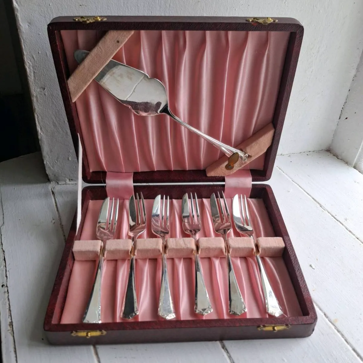Boxed Silverplate Cake Fork Set - Image 1