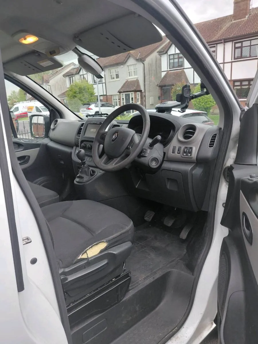 2019 Renault Trafic 175,000KM - Image 4