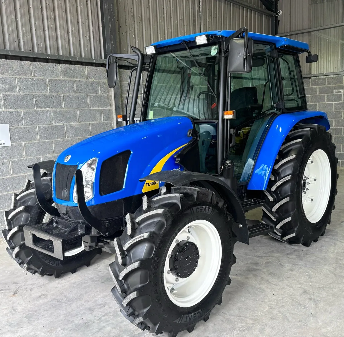 NEW HOLLAND TL100A **Full Spec** - Image 2
