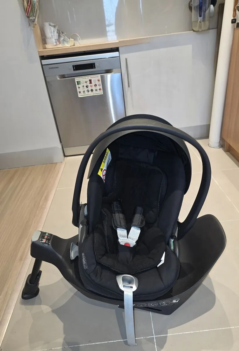 CybexCloud T i-Size car seat, rotating Isofix base - Image 2